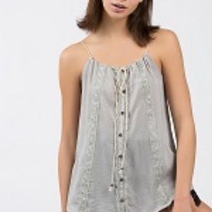 JUNIORS SLEEVELESS TOP